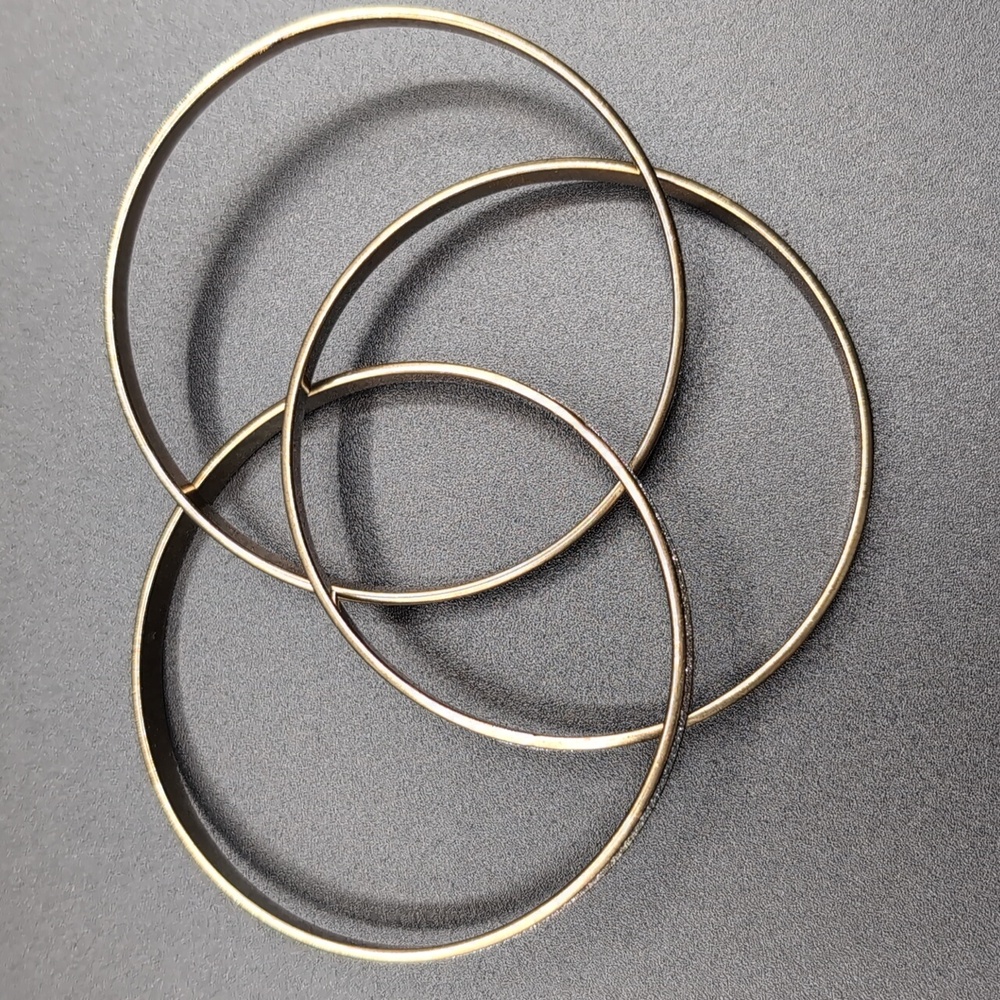 Gold Toned Glitter Design Interlocking Bracelets - Picture 6 of 7